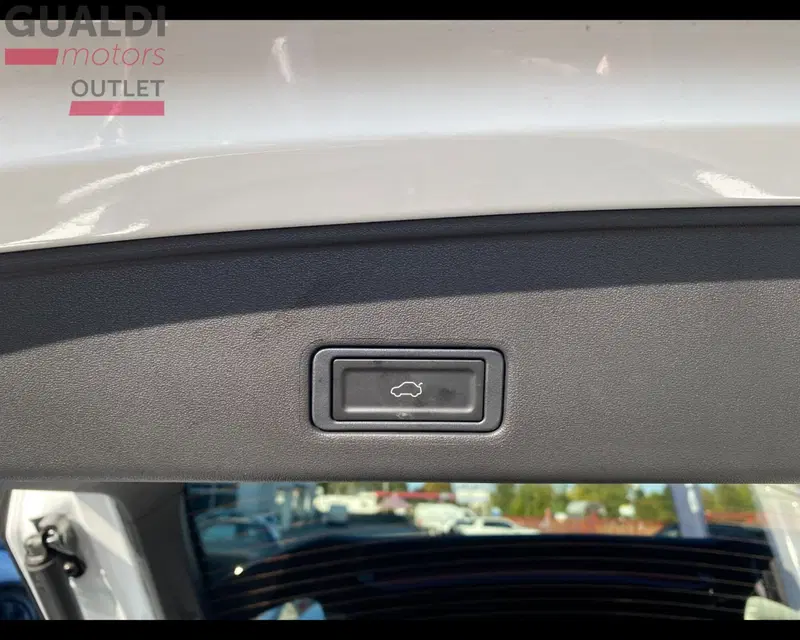 Omoda Omoda 5 SHS-H nuova a Modena (12)