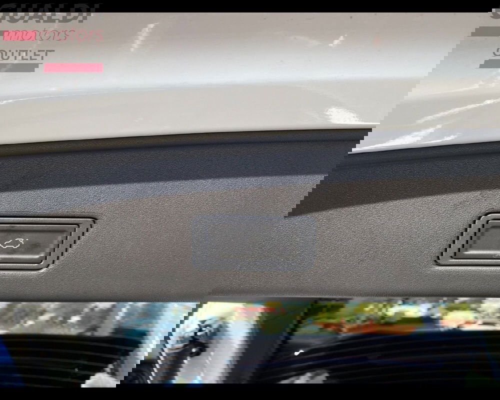 Omoda Omoda 5 SHS-H nuova a Modena (12)