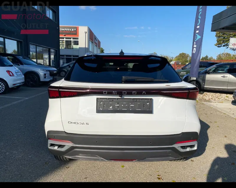 Omoda Omoda 5 SHS-H nuova a Modena (8)