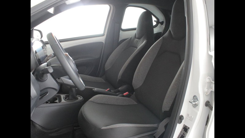 Toyota Aygo X usata a Palermo (11)