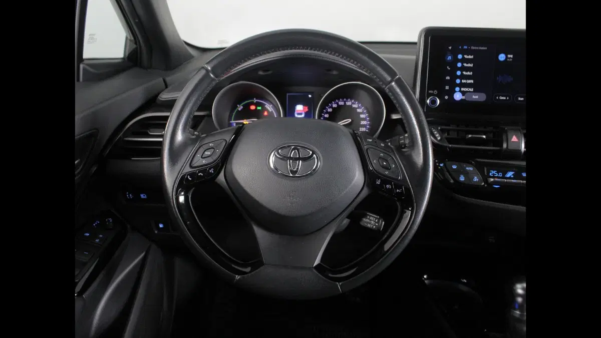 Toyota Toyota C-HR usata a Palermo (10)