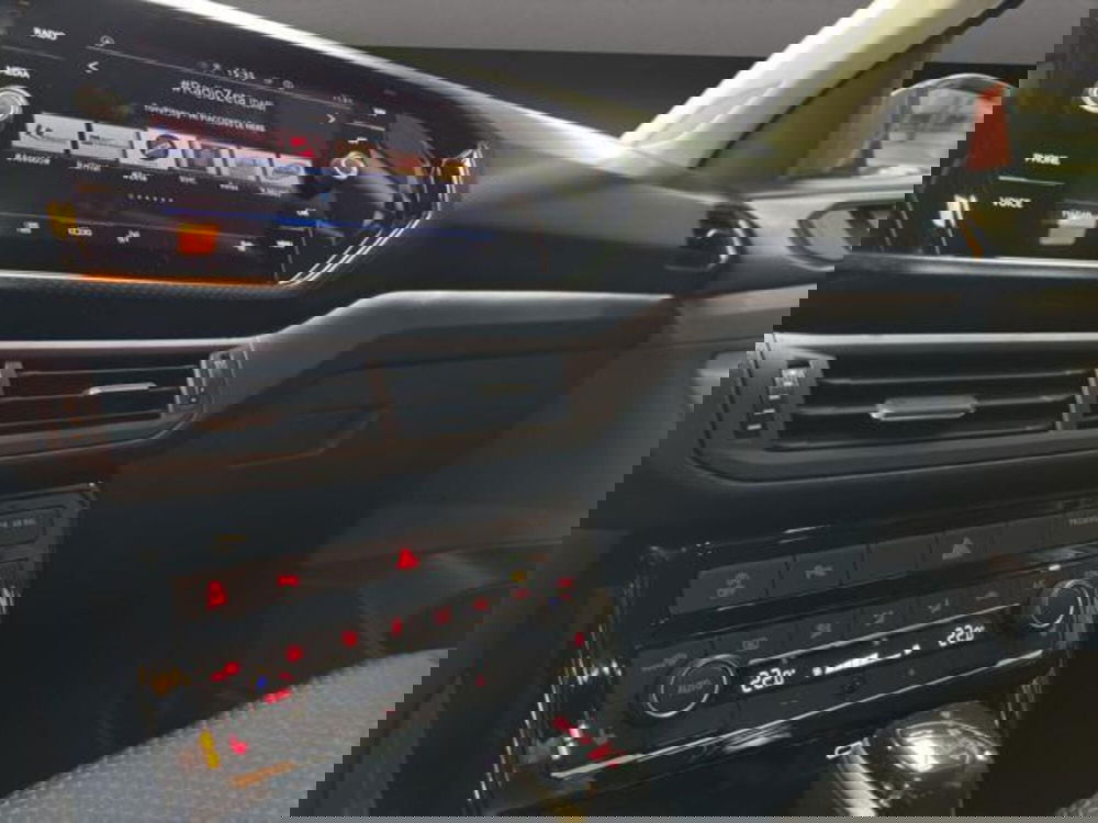 Volkswagen T-Cross usata a Milano (12)