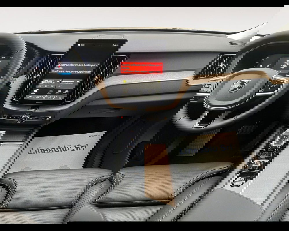 Volvo XC60 nuova a Ravenna (10)