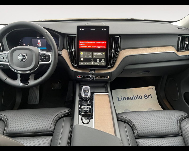 Volvo XC60 nuova a Ravenna (10)