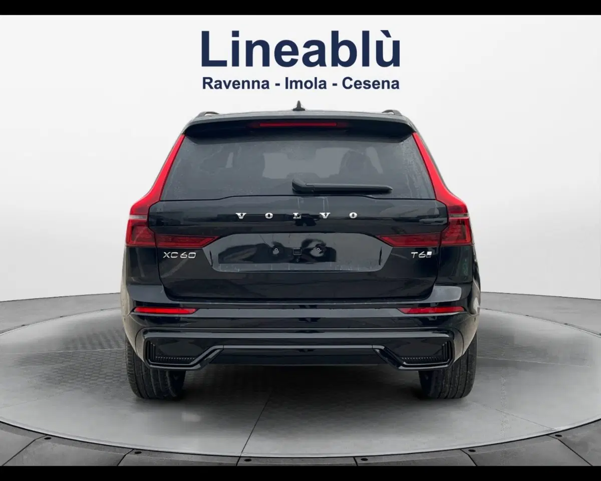 Volvo XC60 nuova a Ravenna (4)