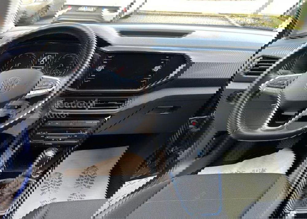 Volkswagen T-Cross usata a Lecco (7)