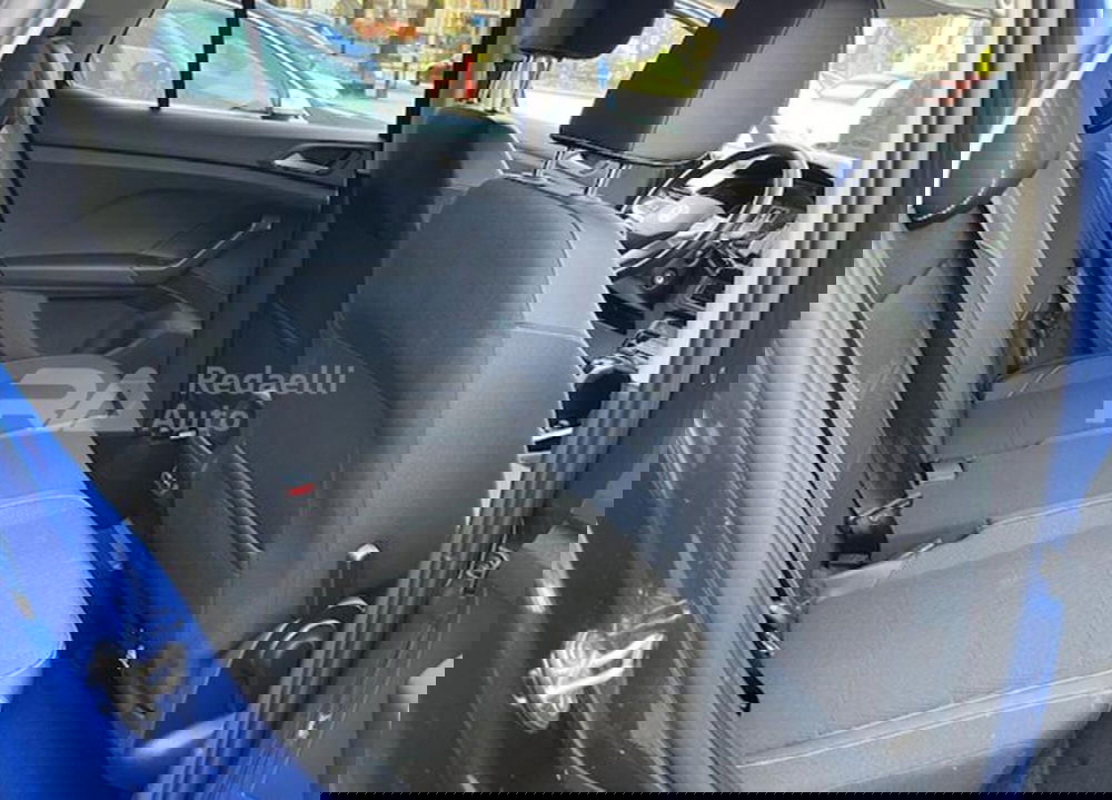 Volkswagen T-Cross usata a Lecco (8)