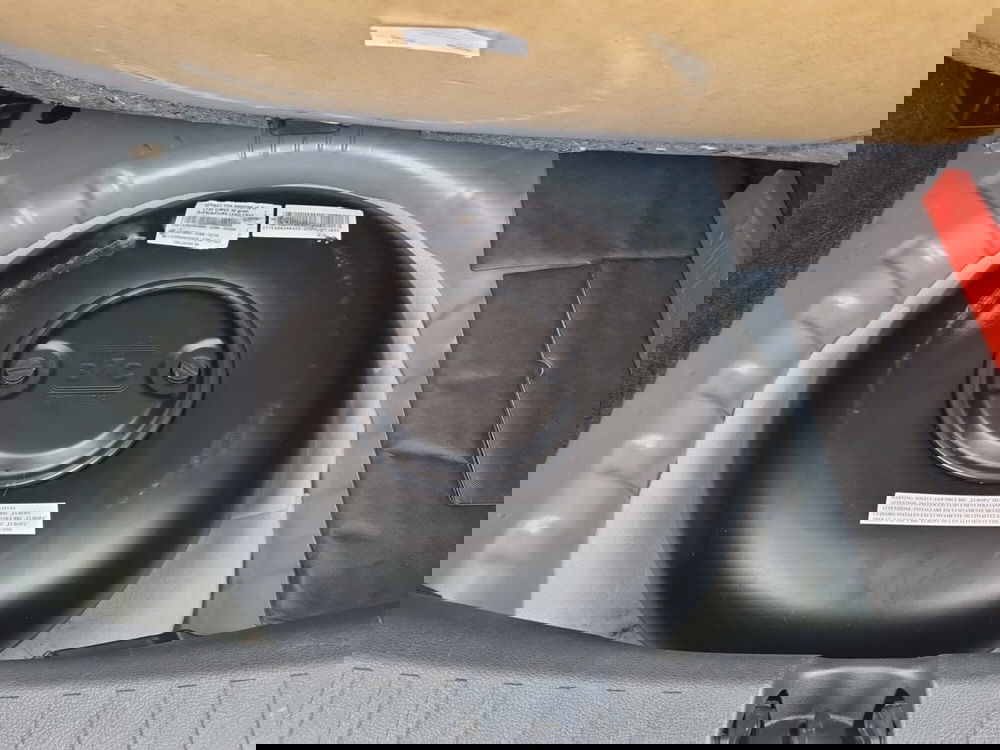 Nissan Micra usata a Lucca (15)