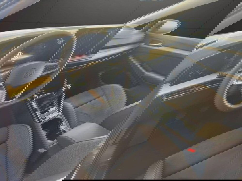 Volkswagen Golf nuova a Novara (8)