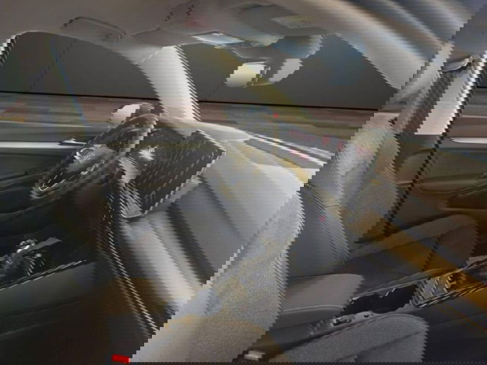 Volkswagen Golf nuova a Novara (9)