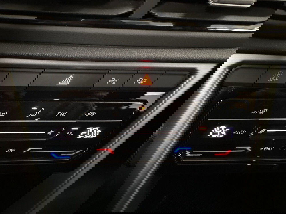 Volkswagen T-Roc usata a Lodi (12)