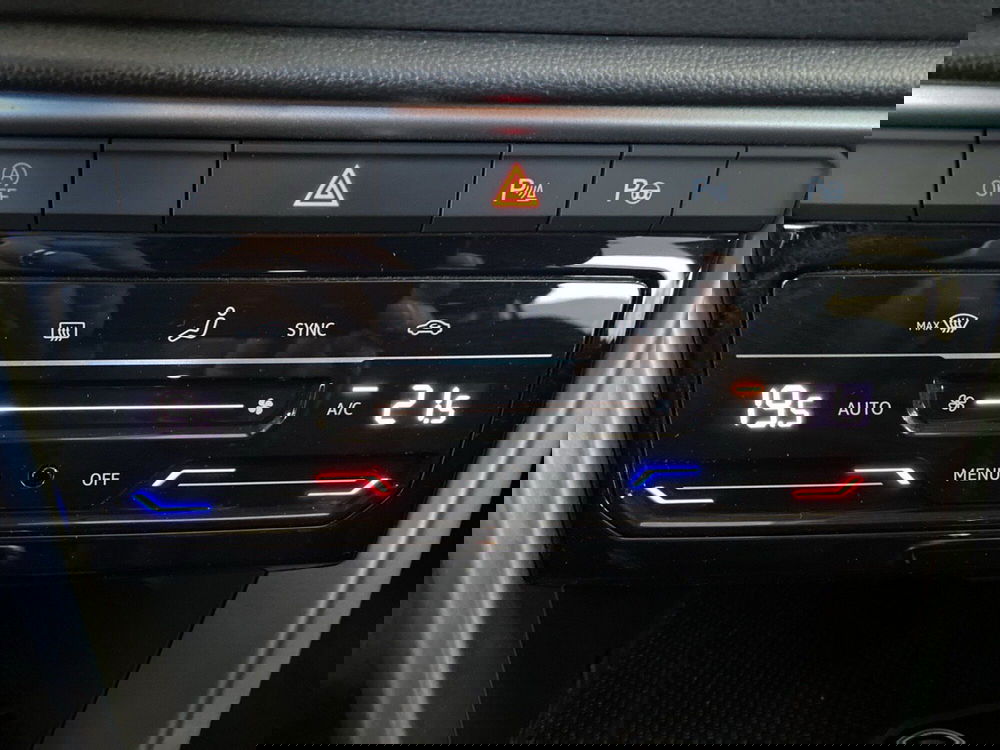 Volkswagen T-Roc usata a Lodi (12)