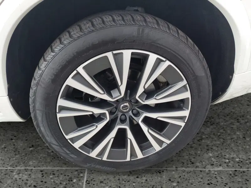 Volvo XC90 usata a Bari (11)
