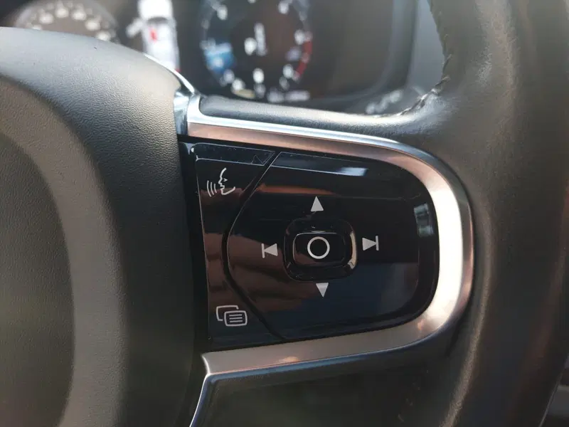 Volvo XC90 usata a Bari (12)