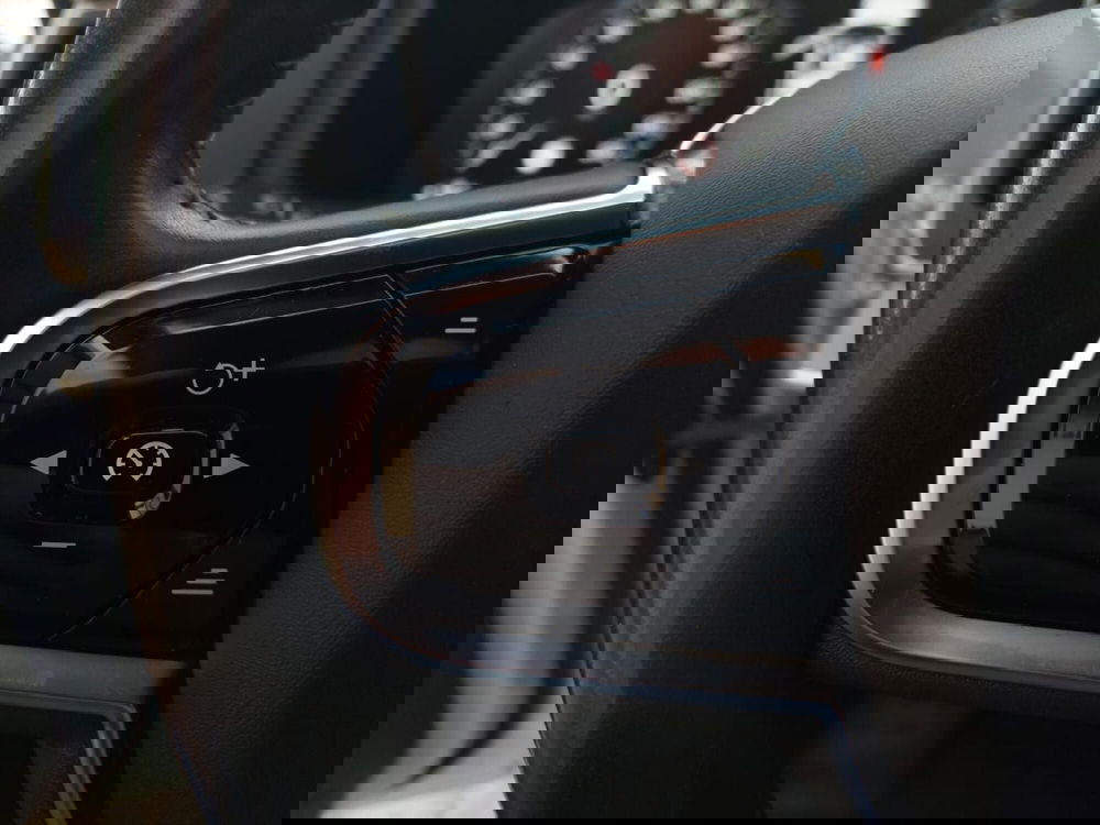 Volvo XC90 usata a Bari (18)