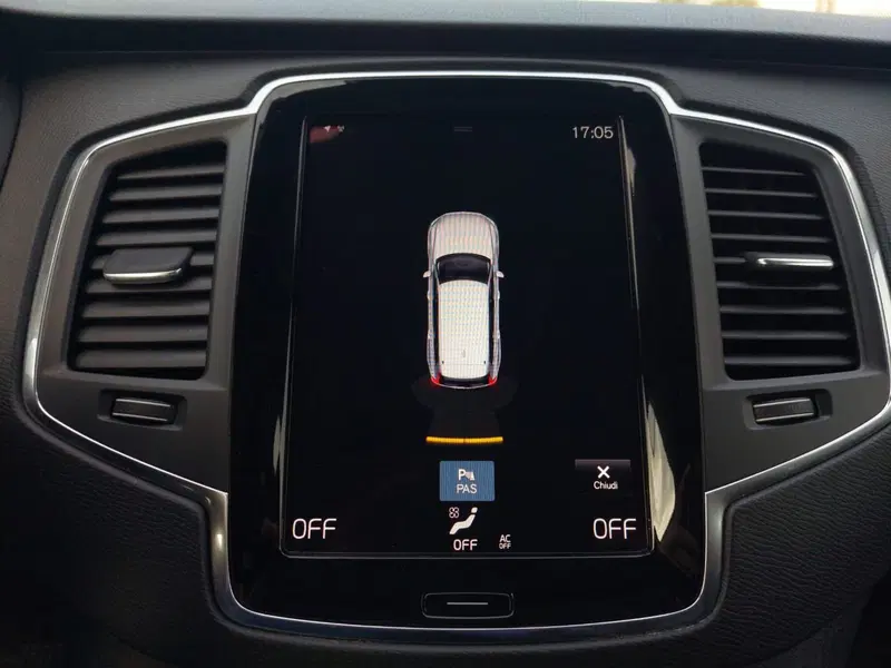 Volvo XC90 usata a Bari (5)