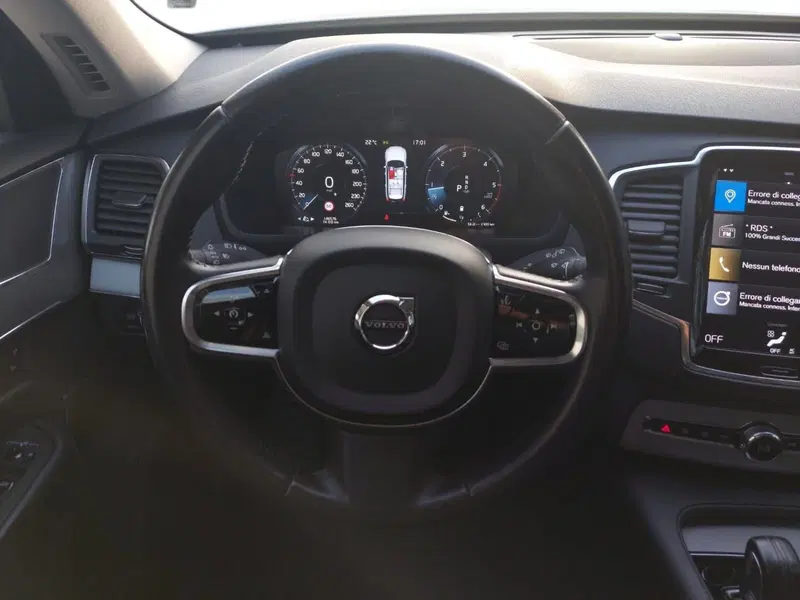 Volvo XC90 usata a Bari (7)