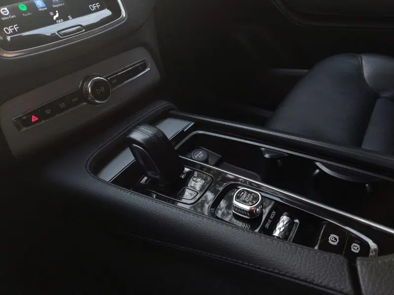 Volvo XC90 usata a Bari (8)