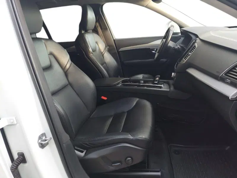 Volvo XC90 usata a Bari (9)