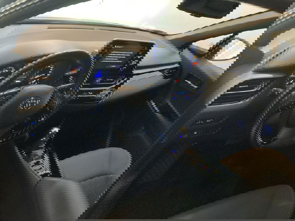 Toyota Toyota C-HR usata a Barletta-Andria-Trani (10)