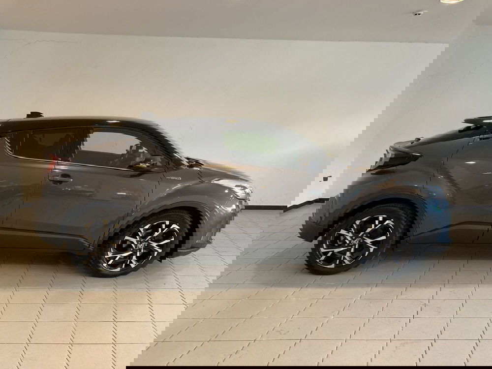 Toyota Toyota C-HR usata a Barletta-Andria-Trani (4)
