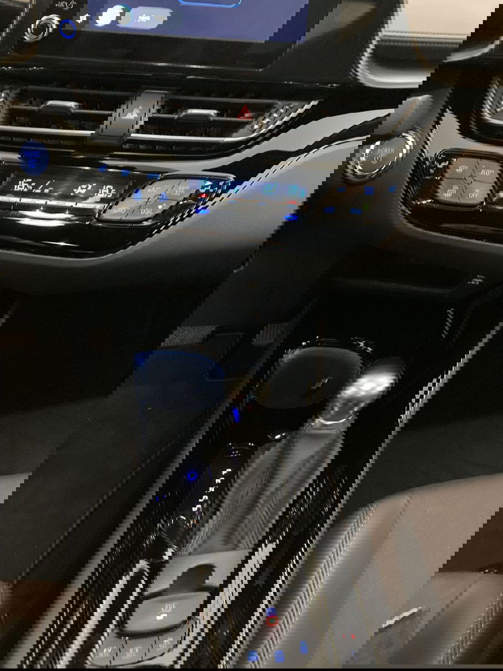 Toyota Toyota C-HR usata a Barletta-Andria-Trani (15)