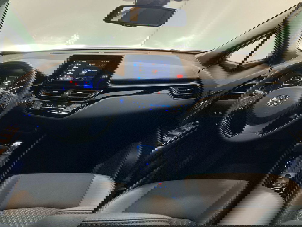 Toyota Toyota C-HR usata a Barletta-Andria-Trani (18)