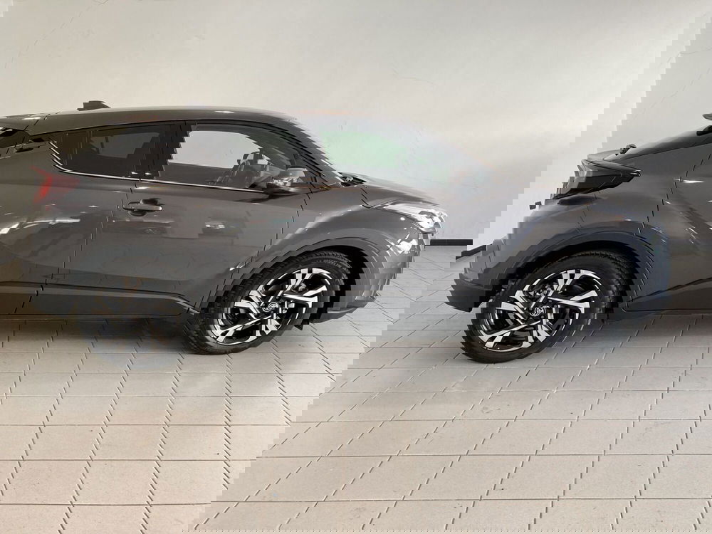 Toyota Toyota C-HR usata a Barletta-Andria-Trani (4)