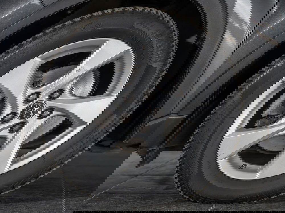 Toyota Toyota C-HR usata a Foggia (15)