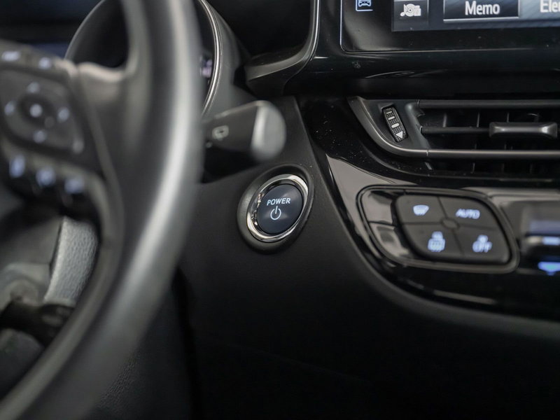 Toyota Toyota C-HR usata a Foggia (19)