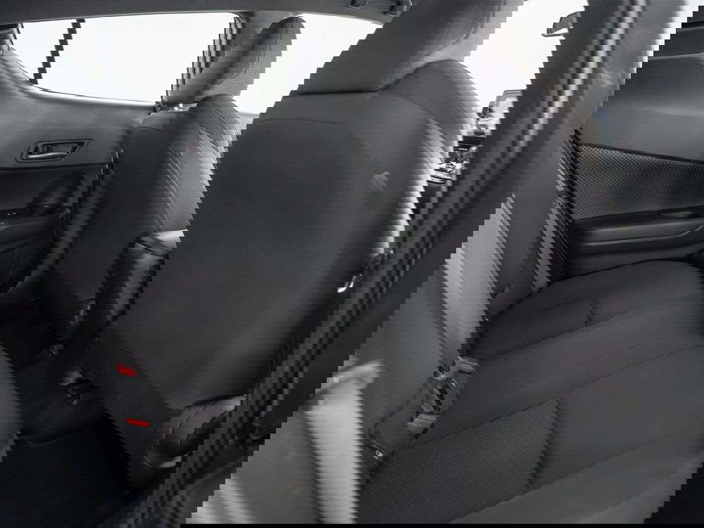 Toyota Toyota C-HR usata a Foggia (8)