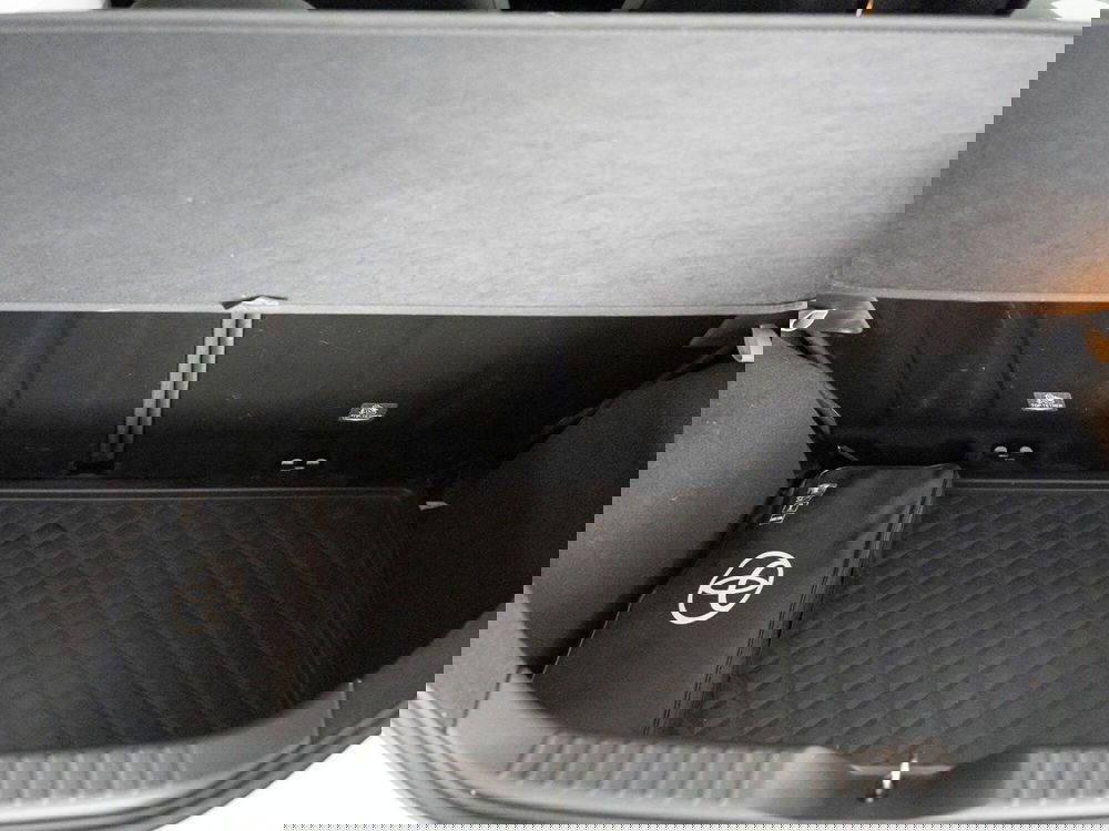 Toyota Aygo X usata a Foggia (11)