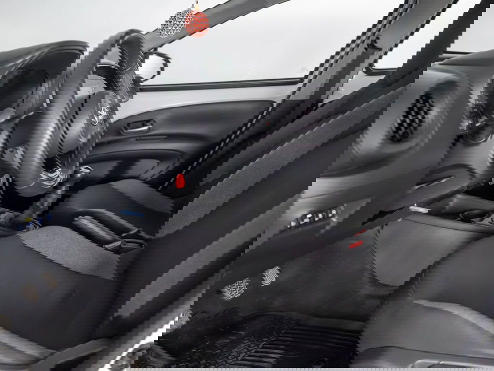 Toyota Aygo X usata a Foggia (12)