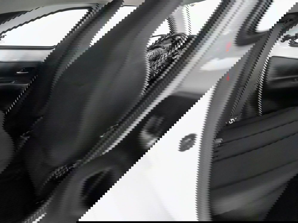 Toyota Aygo X usata a Foggia (8)