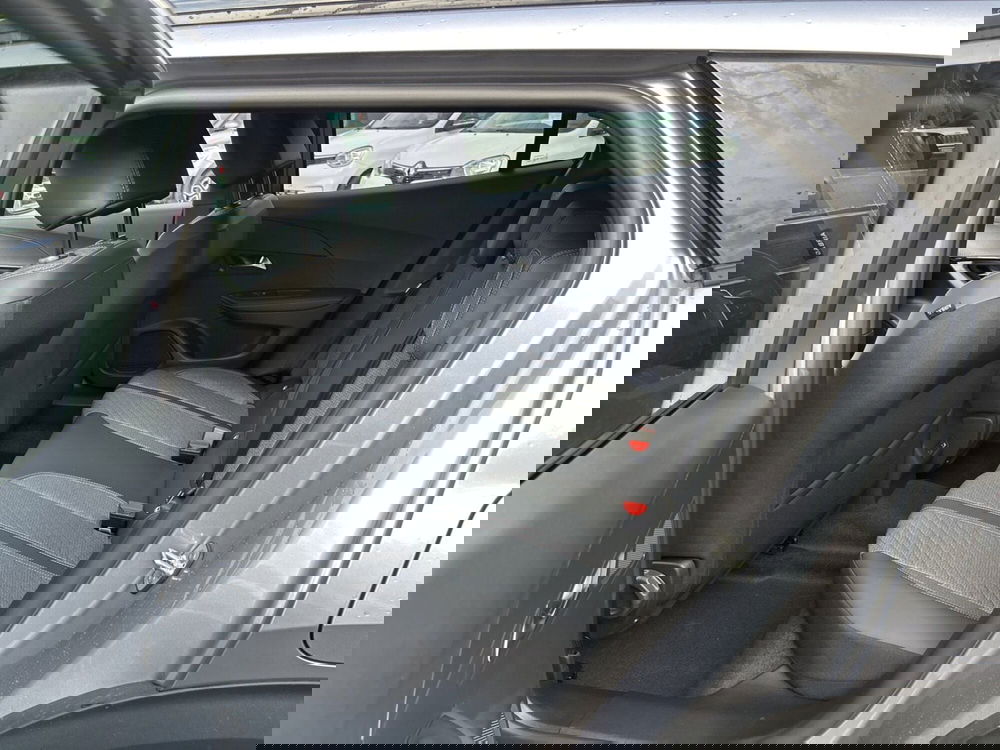 Peugeot 2008 nuova a Roma (11)