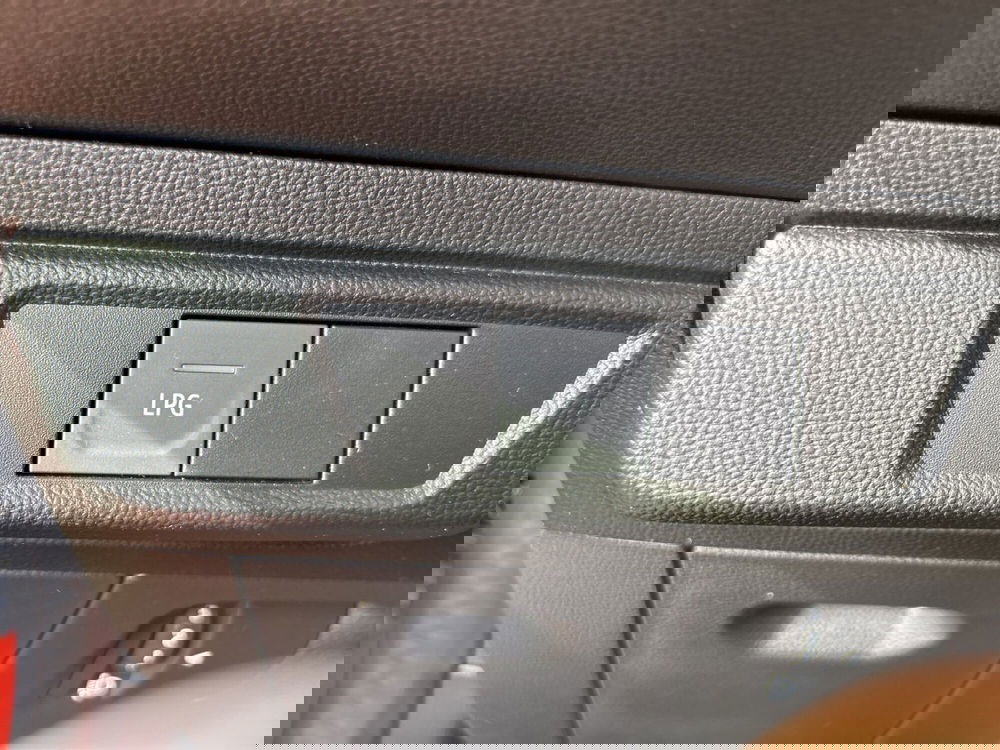 Dacia Jogger usata a Roma (14)