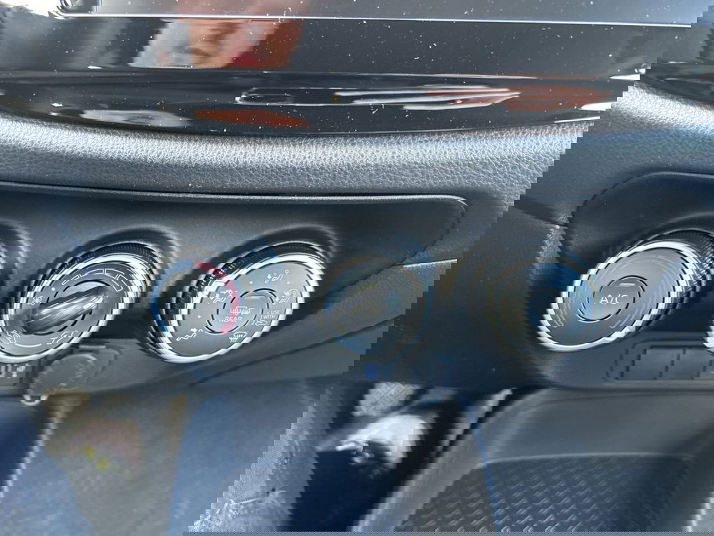 Toyota Aygo X nuova a Latina (16)