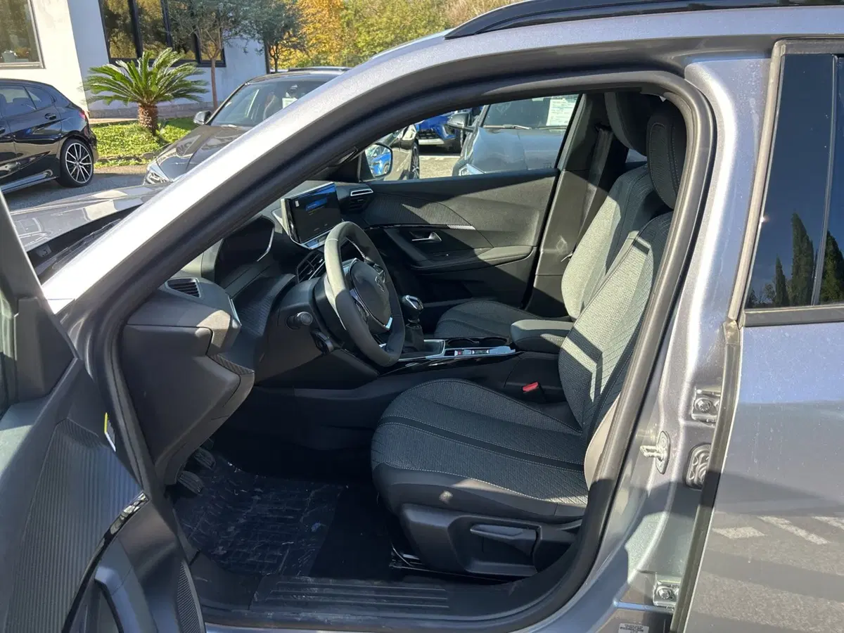Peugeot 2008 nuova a Roma (13)