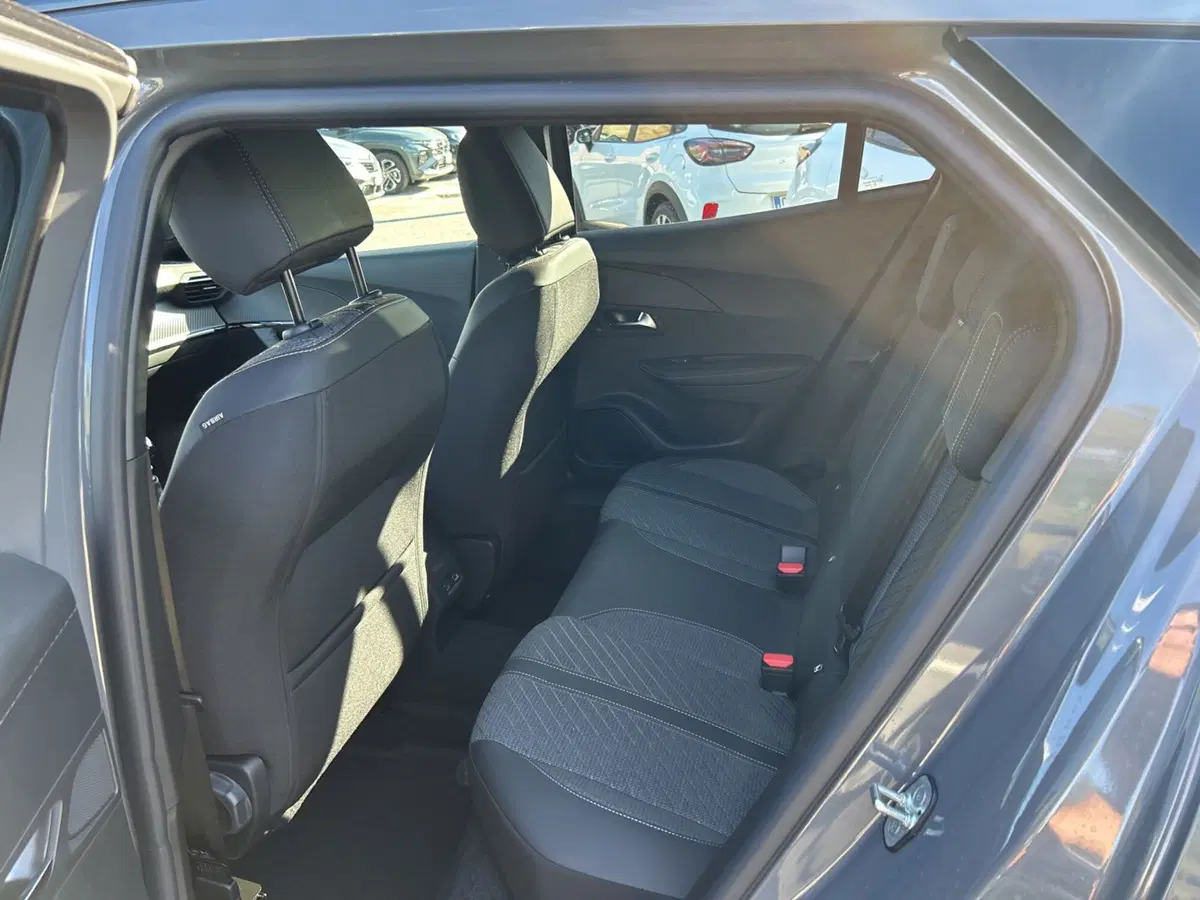 Peugeot 2008 nuova a Roma (12)