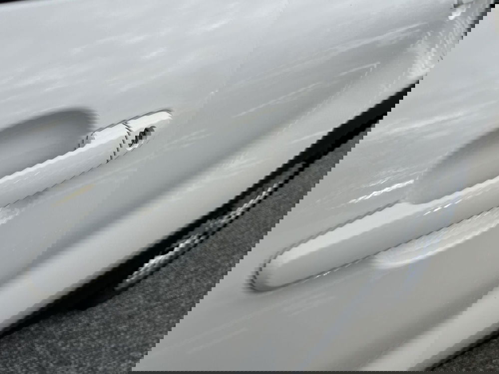 Toyota Aygo X nuova a Latina (9)