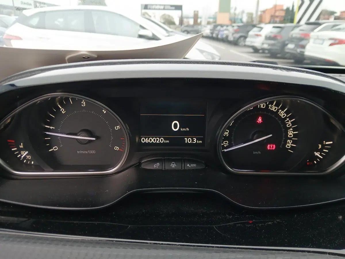 Peugeot 2008 usata a Latina (14)
