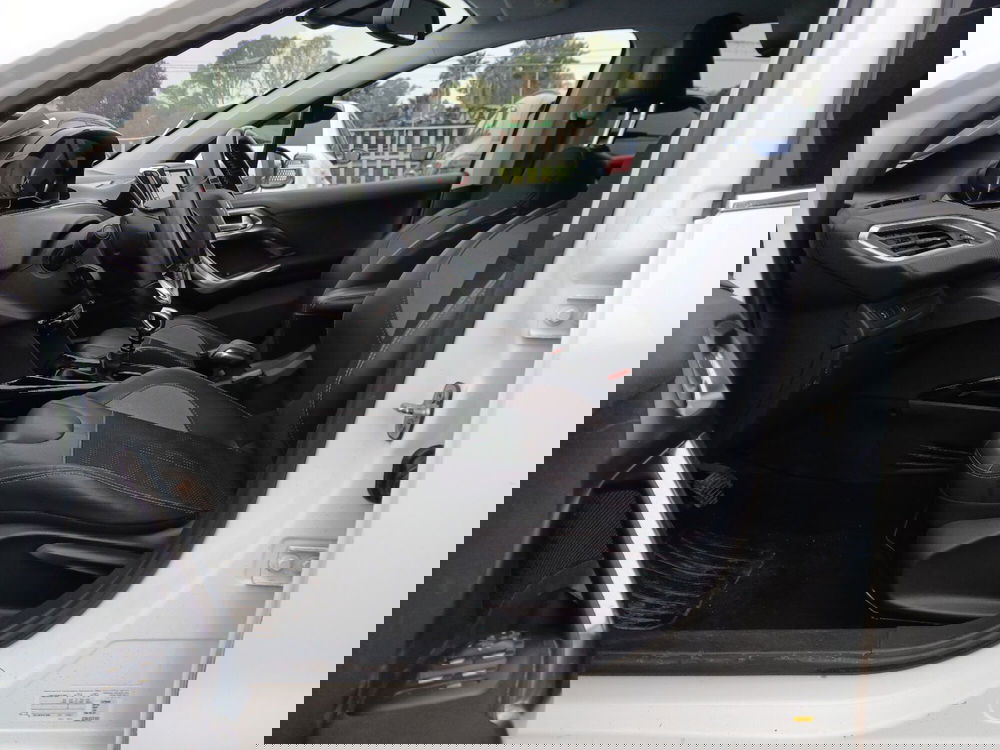 Peugeot 2008 usata a Latina (18)