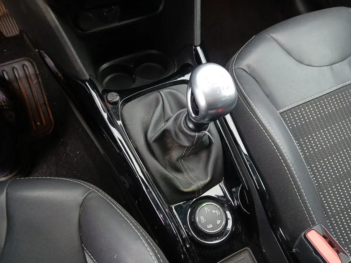 Peugeot 2008 usata a Latina (19)