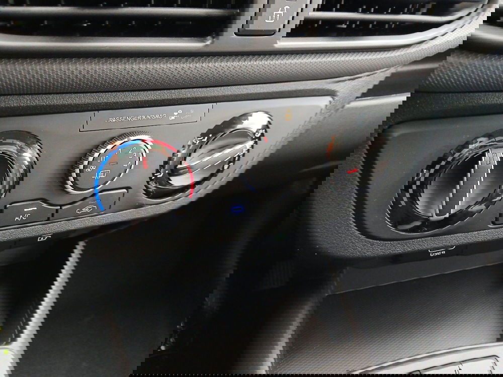 Hyundai i10 nuova a Latina (16)