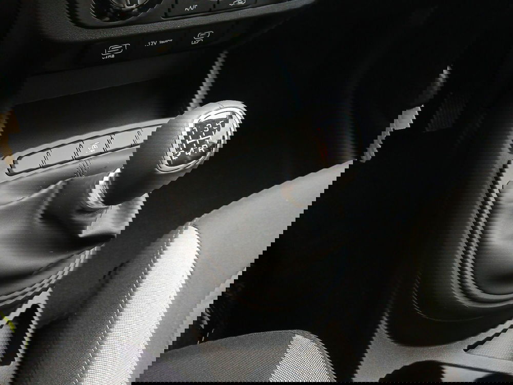 Hyundai i10 nuova a Latina (19)