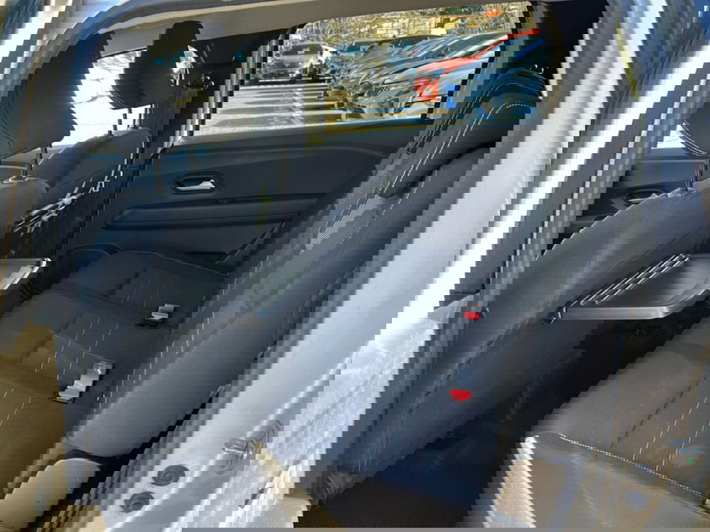 Dacia Jogger usata a Roma (12)