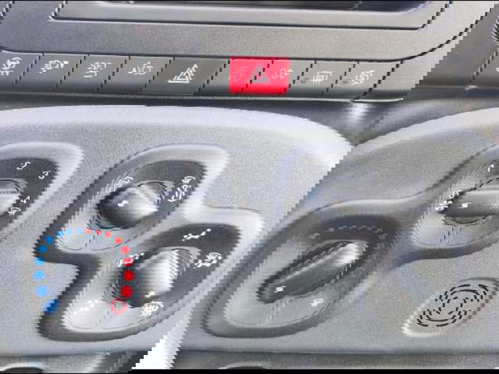 Fiat Panda Cross nuova a Roma (14)