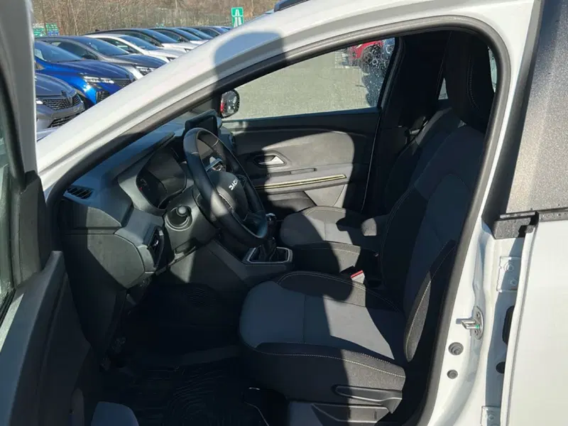 Dacia Jogger usata a Roma (13)