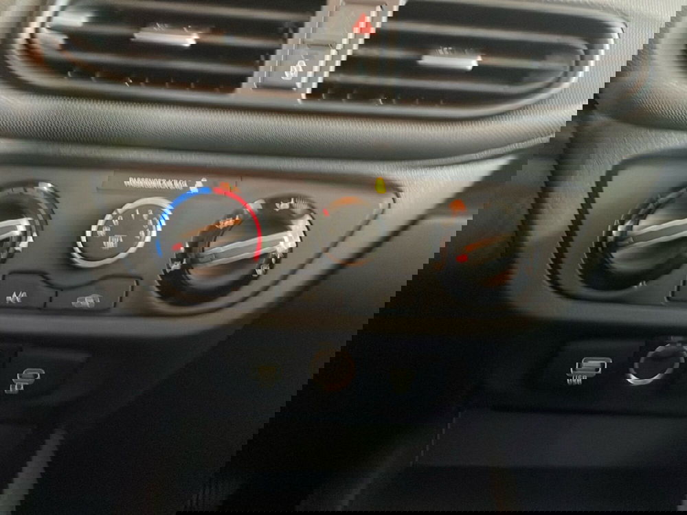 Hyundai i10 nuova a Roma (17)