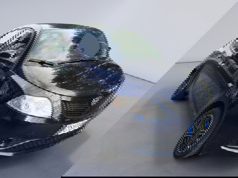 Lancia Ypsilon usata a Padova (3)